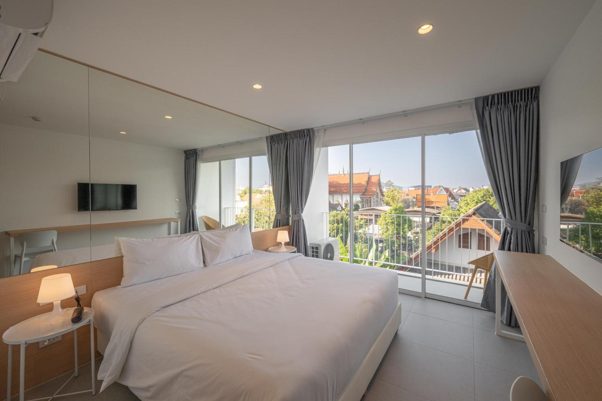 Lis Hotel Chiangmai เชียงใหม่ ภายนอก รูปภาพ
