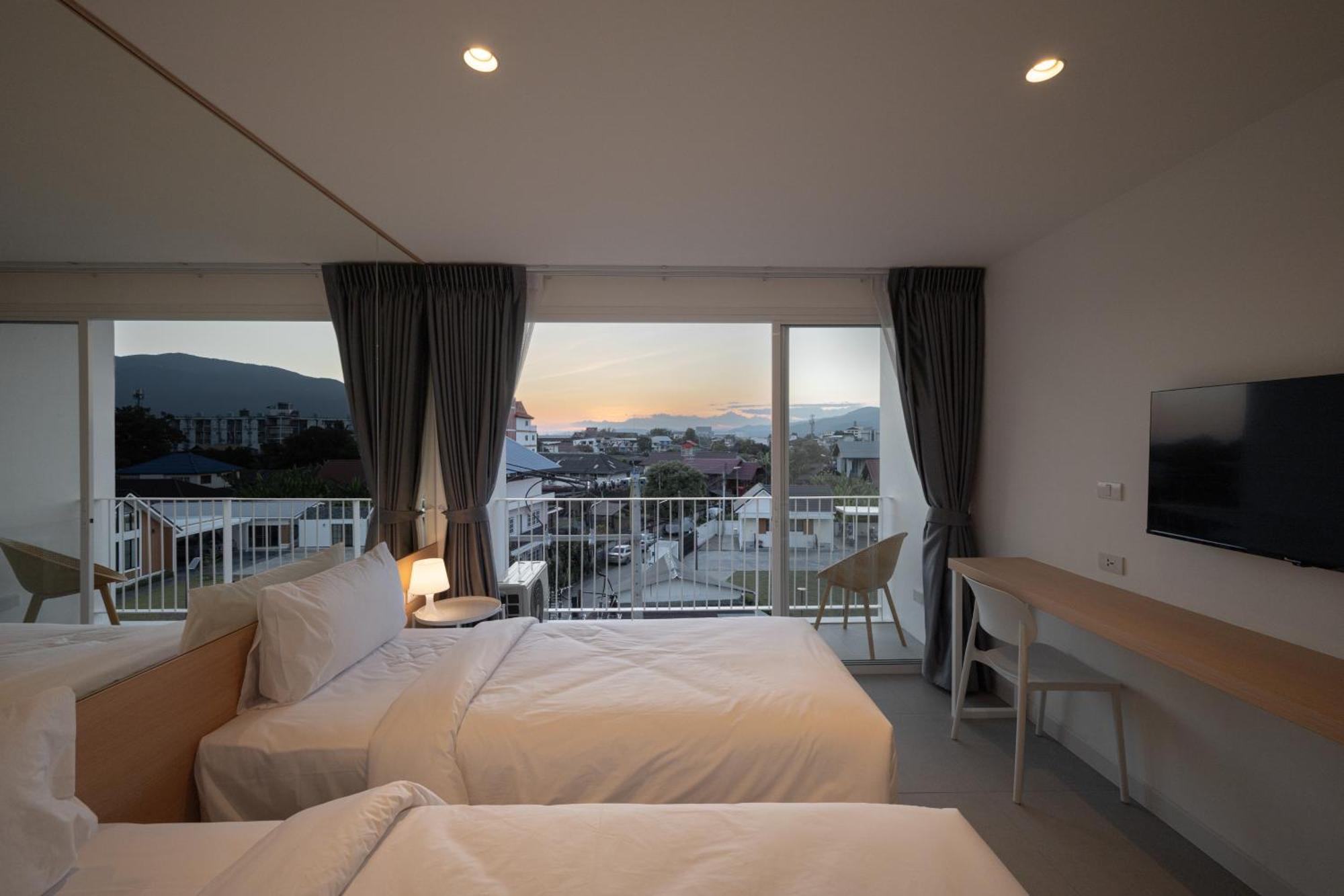 Lis Hotel Chiangmai เชียงใหม่ ภายนอก รูปภาพ